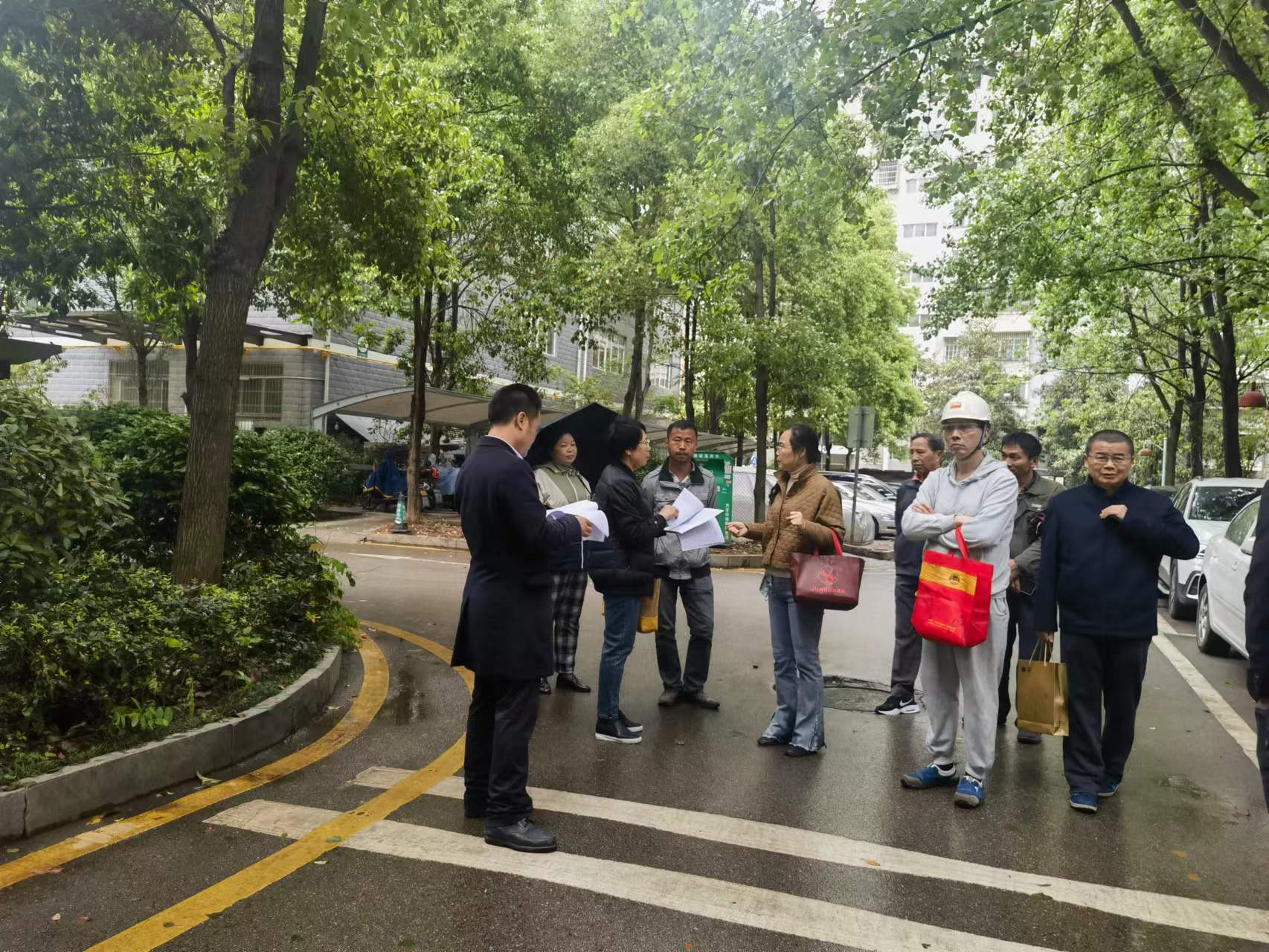 祝贺科大家园电动车棚验收一次通过